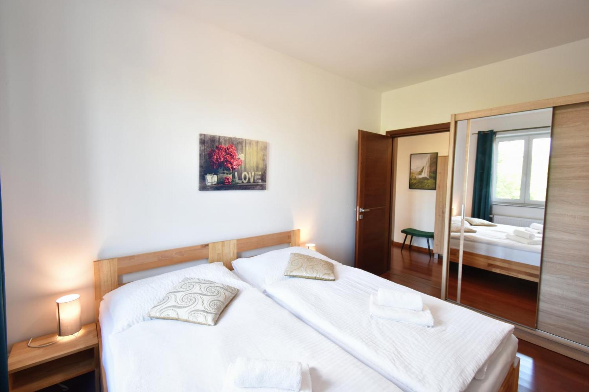 Rezidence Moser Family Apartments การ์โลวีวารี ภายนอก รูปภาพ