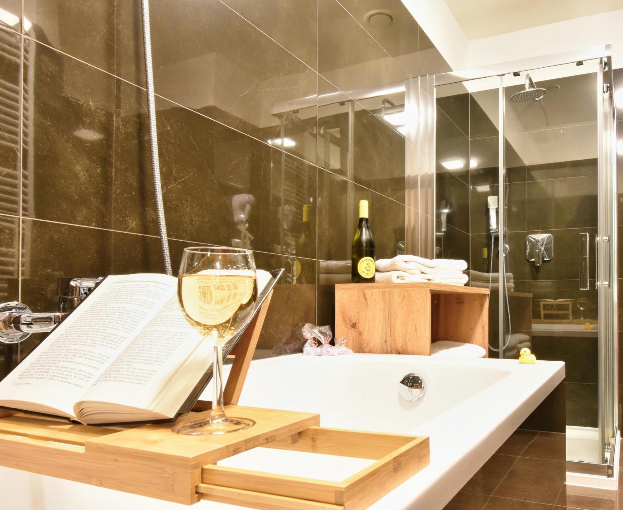 Rezidence Moser Family Apartments การ์โลวีวารี ภายนอก รูปภาพ